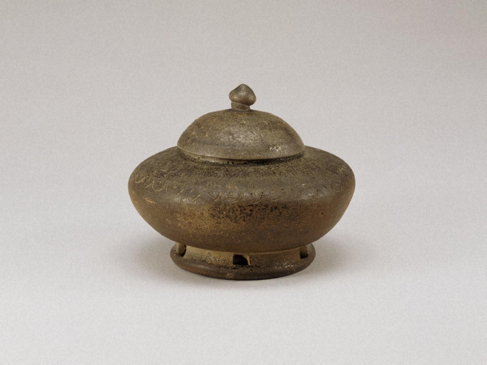 image of『Jar with cover,stoneware.』